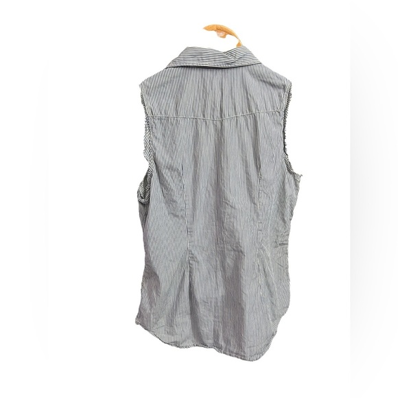 Nili Lotan Striped Sleeveless Button-Up Shirt - Picture 2 of 3